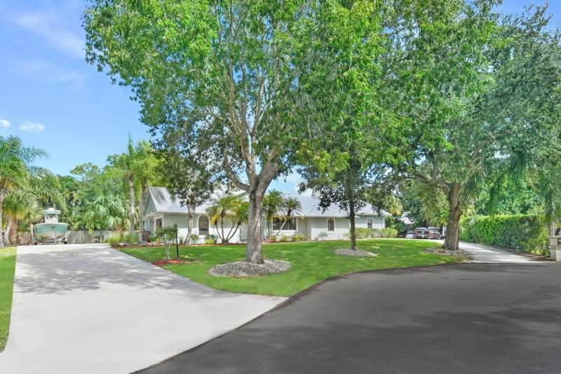 4 bedroom Single Family Residence at 1225 SW Magnolia Bluff Drive, MAGNOLIA BLUFF, Palm City — photo 3