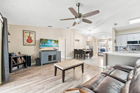 18 Winchmore Lane, Boynton Beach FL - photo 6 of 27