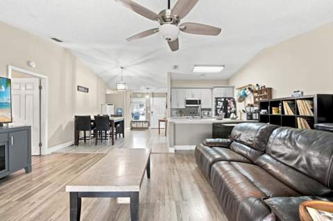 18 Winchmore Lane, Boynton Beach FL - photo 8 of 27