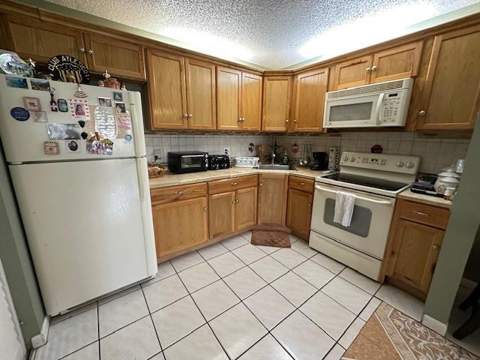 325 Knotty Pine Circle #A-1, Greenacres FL - photo 10 of 40