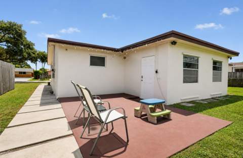 2220 N 47th Avenue, Hollywood FL - photo 19 of 22