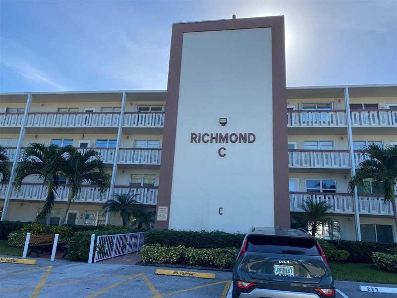 2 bedroom Condominium at 327 Richmond C #327, Richmond C Condo, Deerfield Beach — photo 1