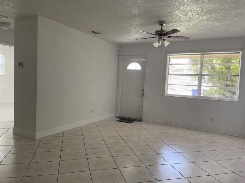 2 bedroom Single Family Residence at 6902 SW 15th Street, Springbank Park Sec 2, North Lauderdale — photo 4