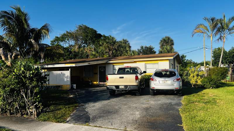 4 bedroom Single Family Residence at 1270 NW 54th Avenue, Falcon Sub No One, Lauderhill — photo 2