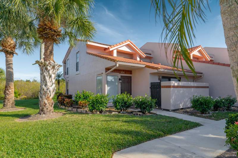 2 bedroom Condominium at 3307 SE Sandpiper Circle, Villas Of Sandpiper Bay Unit 2, Port St. Lucie — photo 2