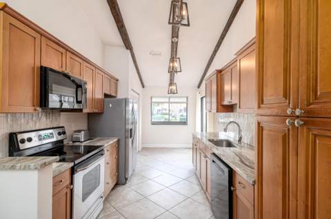 3504 SE Sandpiper Circle, Port St. Lucie FL - photo 8 of 29