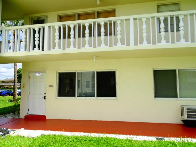 1 bedroom Condominium at 221 N Norwich J, Norwich Condo, West Palm Beach — photo 1