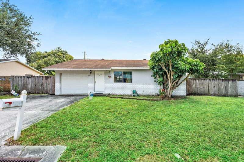 2 bedroom Single Family Residence at 2011 SW 99th Terrace, Everglades Sugar & Land Co, Miramar — photo 1