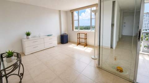 4001 Hillcrest Drive #705, Hollywood FL - photo 7 of 21
