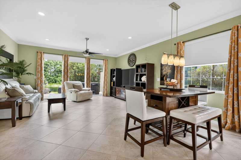 3 bedroom Townhouse at 615 SW Glen Crest Way, River Glen, Stuart — photo 1