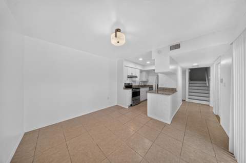 2811 Stoneway Lane #A, Fort Pierce FL - photo 8 of 37