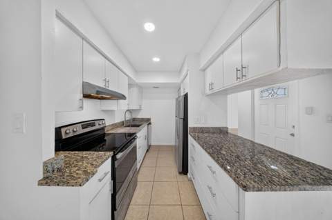 2811 Stoneway Lane #A, Fort Pierce FL - photo 11 of 37
