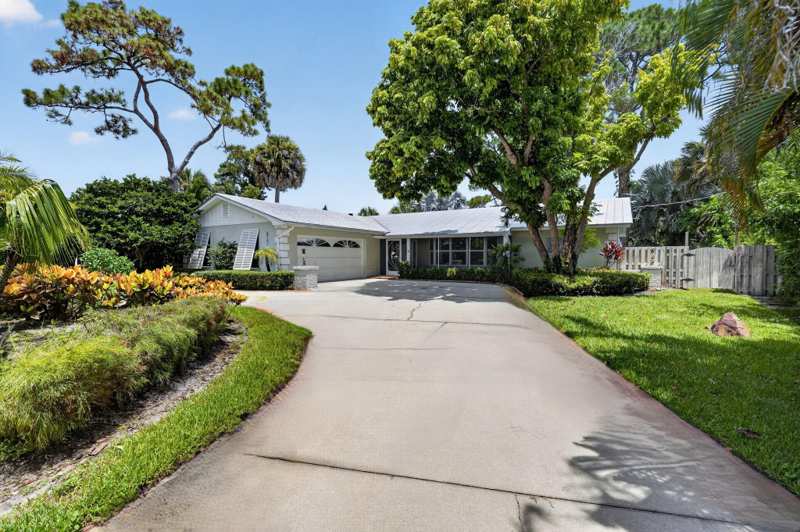 2 bedroom Single Family Residence at 8797 SE Sharon Street, Papaya Village, Hobe Sound — photo 1
