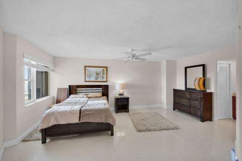 1200 Hibiscus Avenue #1406, Pompano Beach FL - photo 15 of 26
