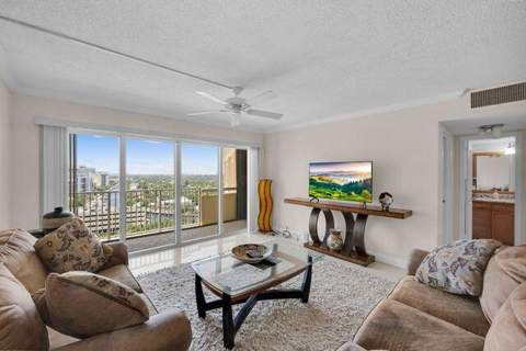 1200 Hibiscus Avenue #1406, Pompano Beach FL - photo 9 of 26
