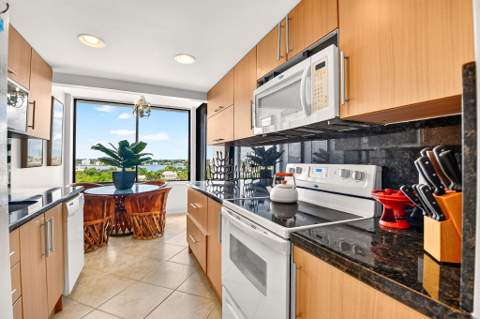 3589 S Ocean Boulevard #908, South Palm Beach FL - photo 11 of 46