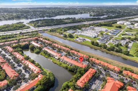 301 Lake Monterey Circle, Boynton Beach FL - photo 9 of 36