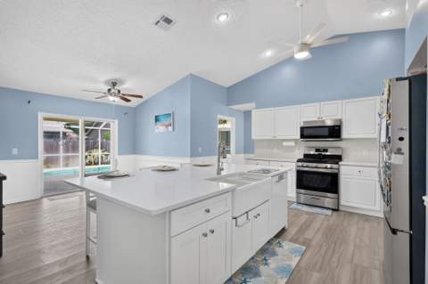 8295 Sandpine Circle, Port St. Lucie FL - photo 19 of 47