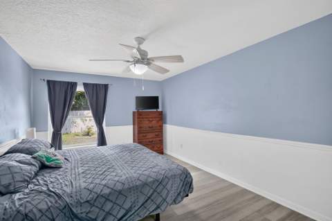 8295 Sandpine Circle, Port St. Lucie FL - photo 22 of 47