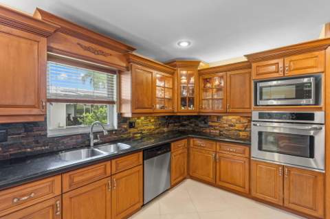 8663 NW 50th Drive, Coral Springs FL - photo 10 of 42