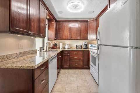 141 Date Palm Drive, Lake Park FL - photo 11 of 35