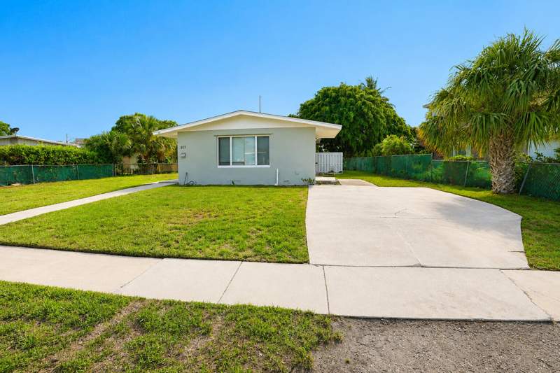 3 bedroom Single Family Residence at 807 Handy Ave Avenue, Roosevelt Ests Repl In 26 Pgs 77 & 78, West Palm Beach — photo 4