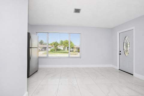 807 Handy Ave Avenue, West Palm Beach FL - photo 8 of 26