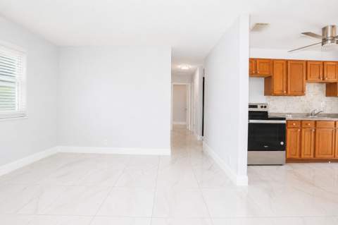 807 Handy Ave Avenue, West Palm Beach FL - photo 10 of 26