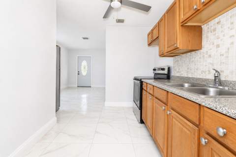 807 Handy Ave Avenue, West Palm Beach FL - photo 12 of 26