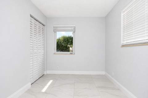 807 Handy Ave Avenue, West Palm Beach FL - photo 22 of 26
