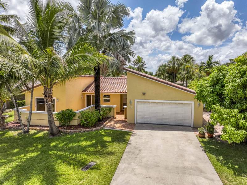 3 bedroom Single Family Residence at 461 NW 47th Avenue, Riverglen at Coquina Lakes, Deerfield Beach — photo 3