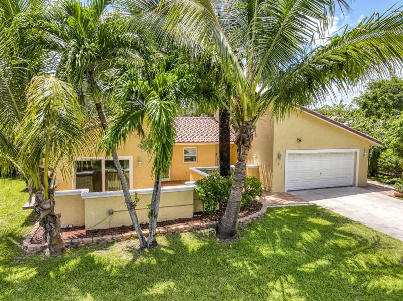 3 bedroom Single Family Residence at 461 NW 47th Avenue, Riverglen at Coquina Lakes, Deerfield Beach — photo 2