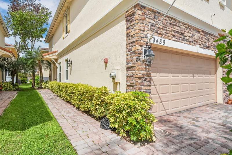 3 bedroom Townhouse at 9456 SW Merlin Court, River Marina, Stuart — photo 4