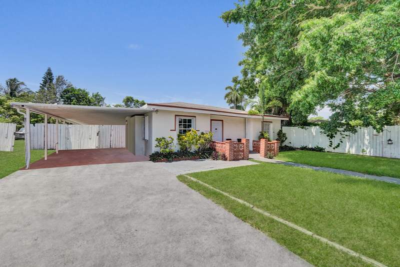 4 bedroom Single Family Residence at 2442 Funston Street, Washington Heights Add, Hollywood — photo 3