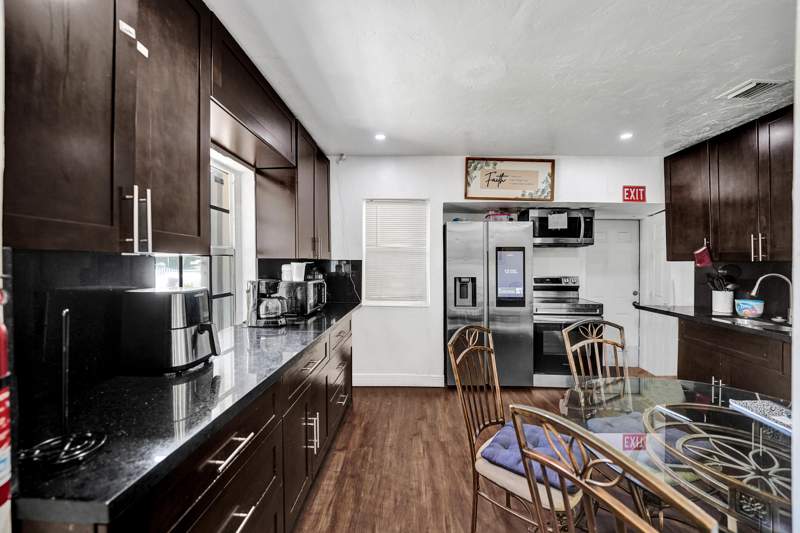 4 bedroom Single Family Residence at 2442 Funston Street, Washington Heights Add, Hollywood — photo 5