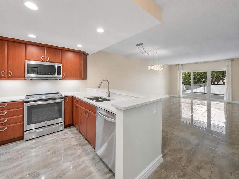 2 bedroom Condominium at 1500 S Ocean Boulevard #207, Leisure Towers, Lauderdale-By-The-Sea — photo 2