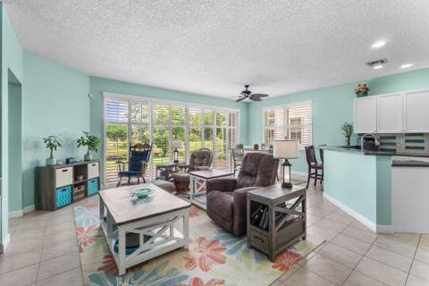 2129 Reston Circle, Royal Palm Beach FL - photo 10 of 59