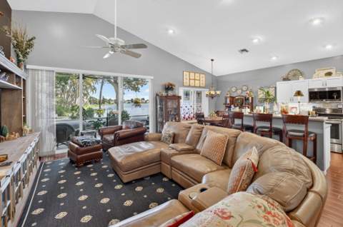 7591 Brunson Circle, Lake Worth FL - photo 14 of 61