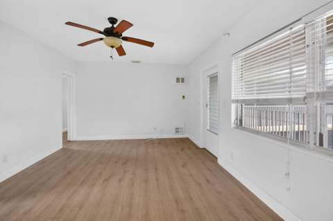 426 NE 7th Avenue #2B, Delray Beach FL - photo 13 of 39