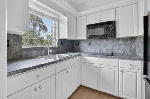 426 NE 7th Avenue #2B, Delray Beach FL - photo 18 of 39