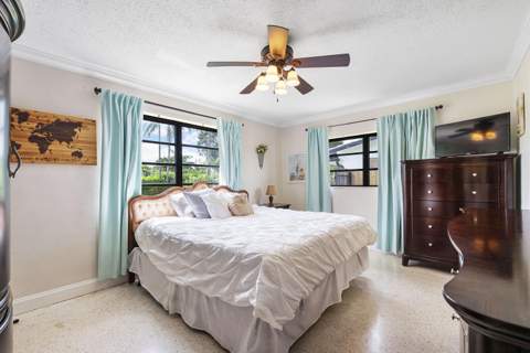 2933 NE 1st Avenue, Wilton Manors FL - photo 11 of 25