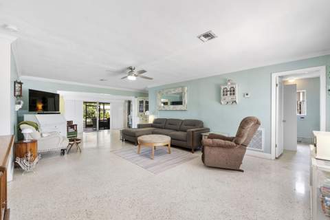 2933 NE 1st Avenue, Wilton Manors FL - photo 6 of 25