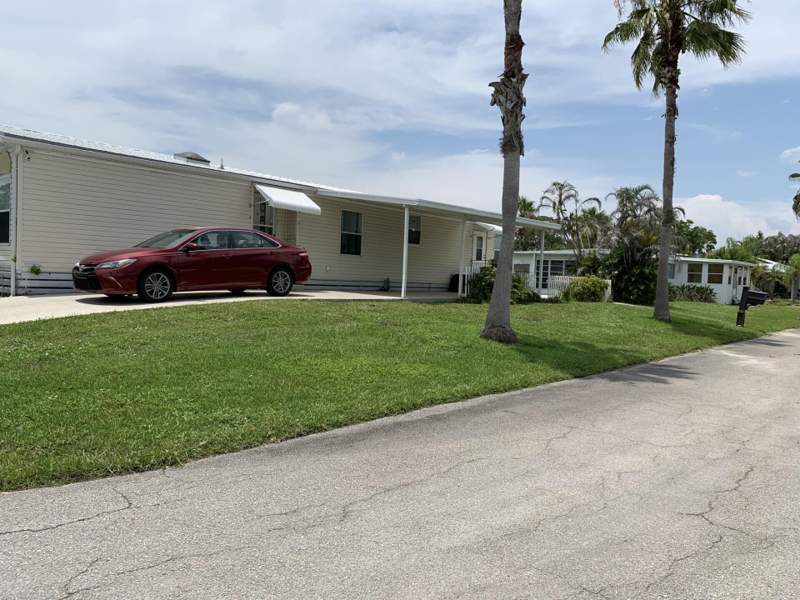 3 bedroom Mobile Home at 28 SE Flamenco Way, Spanish Lakes One, Port St. Lucie — photo 4