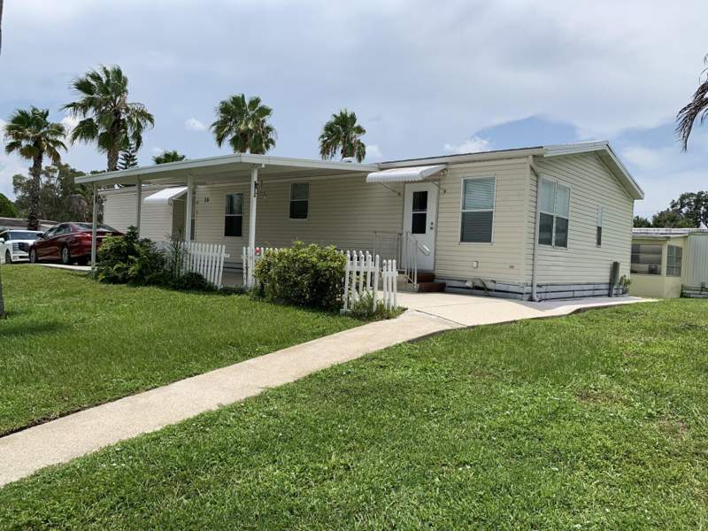 3 bedroom Mobile Home at 28 SE Flamenco Way, Spanish Lakes One, Port St. Lucie — photo 2