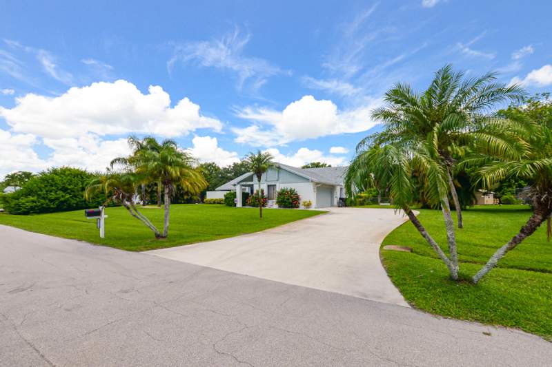 3 bedroom Single Family Residence at 1872 SE ELROSE Street, SOUTH PORT ST LUCIE UNIT 8, Port St. Lucie — photo 4