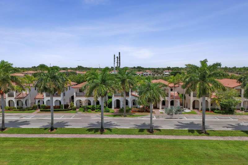 4 bedroom Single Family Residence at 3760 NW 84th Way, Monterra Plat, Cooper City — photo 1