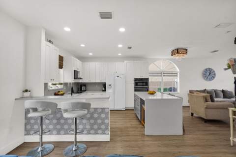527 NW 87th Lane, Coral Springs FL - photo 10 of 49