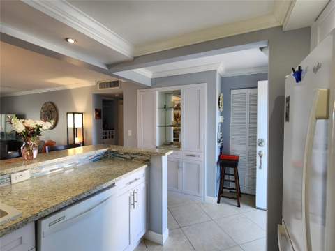 321 SE 3rd Street #302, Dania Beach FL - photo 6 of 23