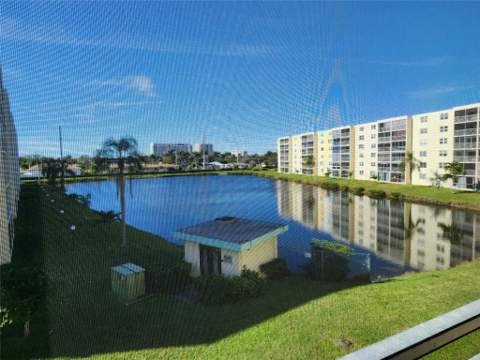 321 SE 3rd Street #302, Dania Beach FL - photo 18 of 23