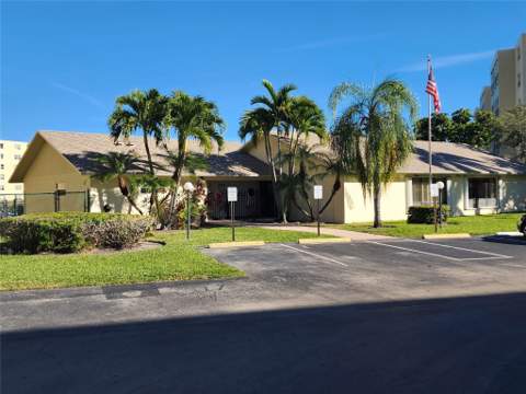 321 SE 3rd Street #302, Dania Beach FL - photo 20 of 23